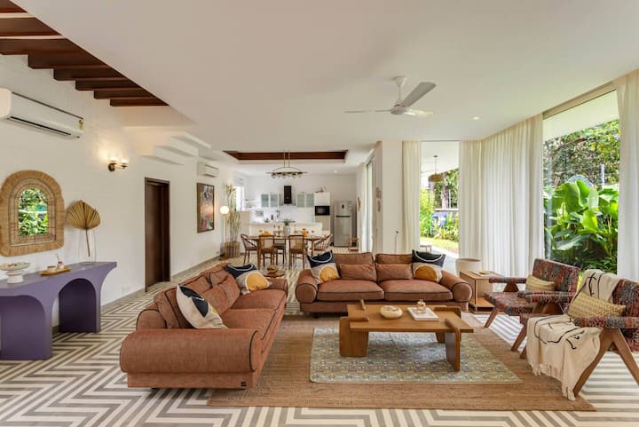 Living room image 1