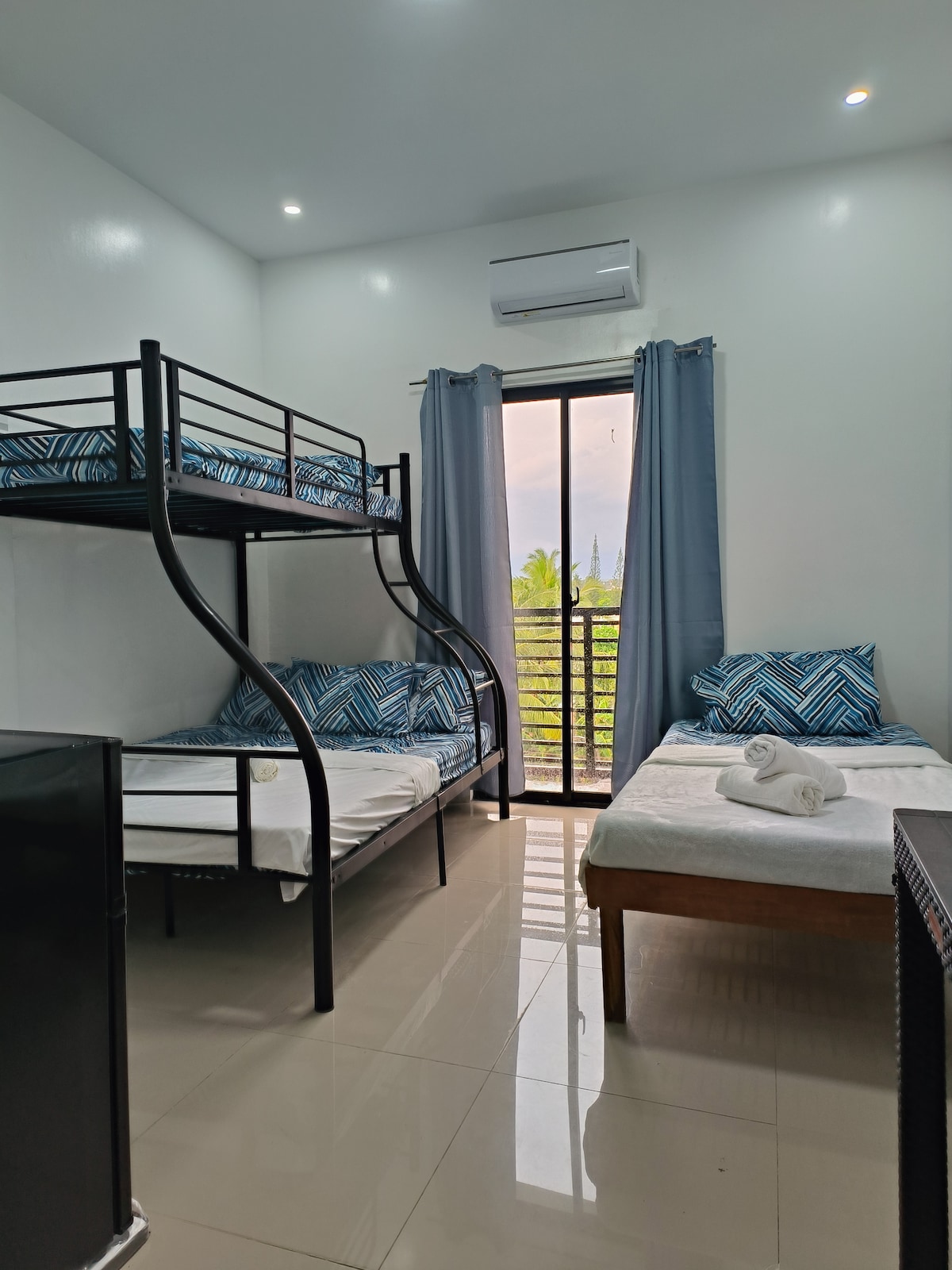 (A) Studio familial avec balcon - Appartements à louer à Bacolod ...