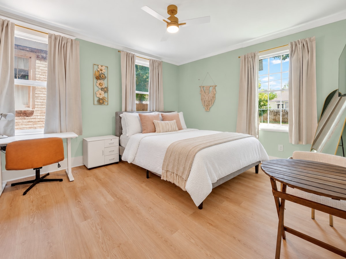 Private Room |Attached bathroom|Study Desk|30days+ - Houses for Rent in ...