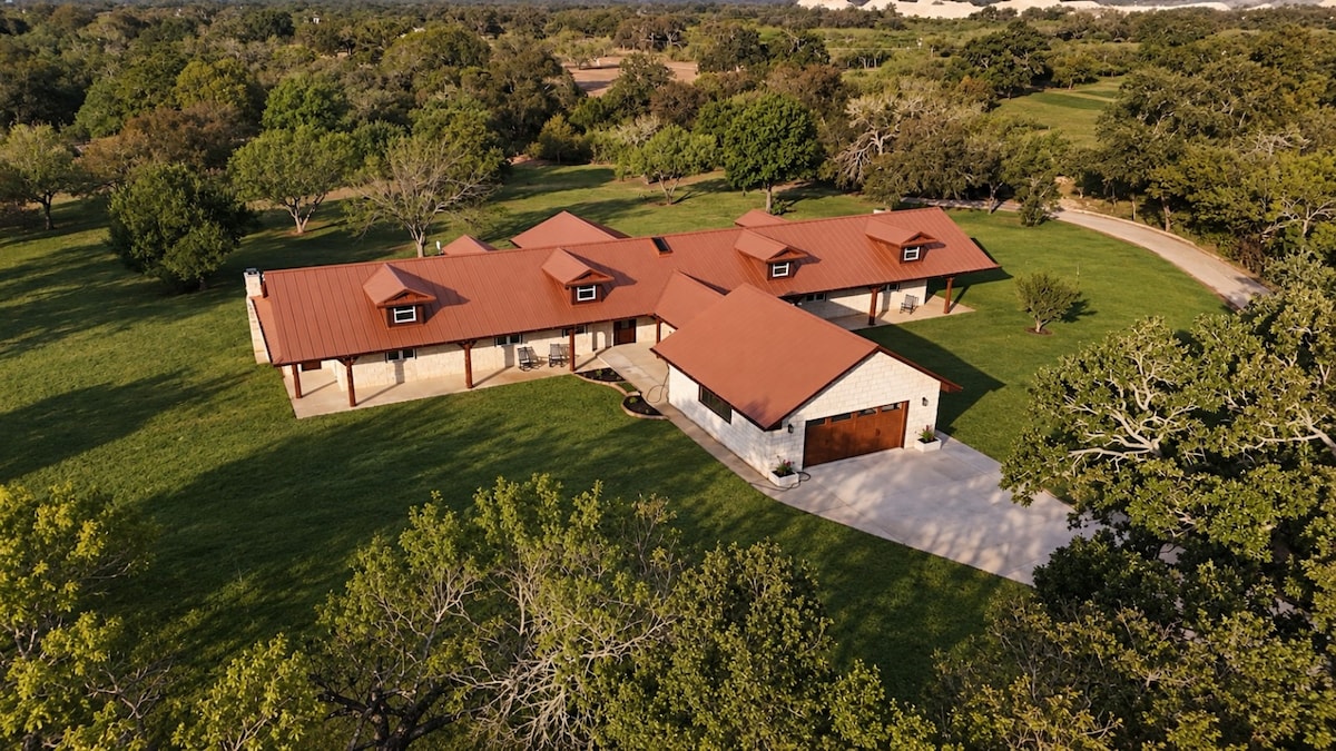 The Limestone Retreat at Ruby Ranch Getaways - Houses for Rent in Hays ...