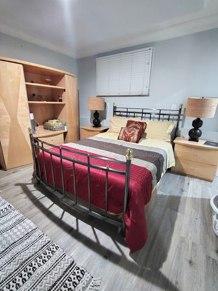 East Hill Luxury Retreat - Kent, WA