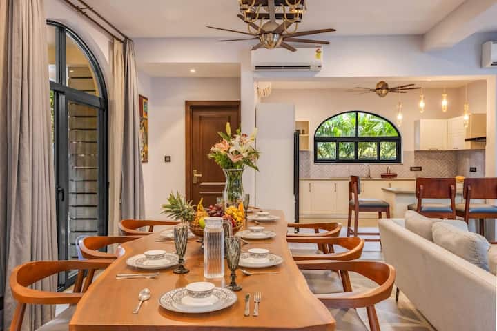 A Feast for the Senses ✨
Where laughter echoes, flavors come alive, and memories are made-this dining space is more than just a table, it’s a celebration waiting to happen! ️
