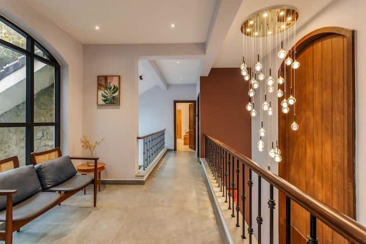 Timeless Elegance in Every Step ✨
A hallway that whispers sophistication-where warm lighting meets classic design, creating a space that’s both inviting and refined. ✨
