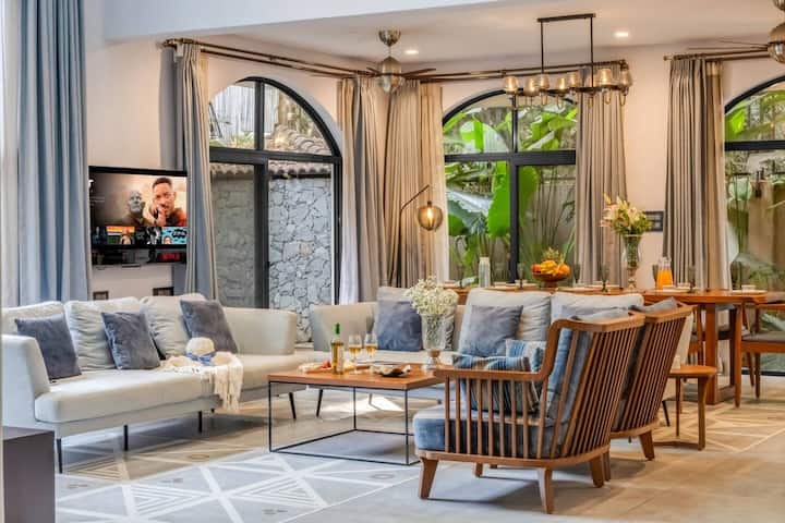 Chic Comfort & Timeless Charm ✨️
A space where modern elegance meets cozy warmth-perfect for unwinding in style.