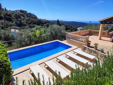 House with a pool for nature lovers