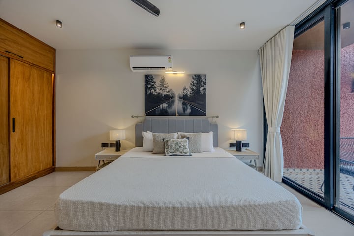Bedroom 1 image 2
