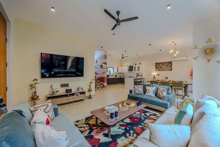 Living room image 2