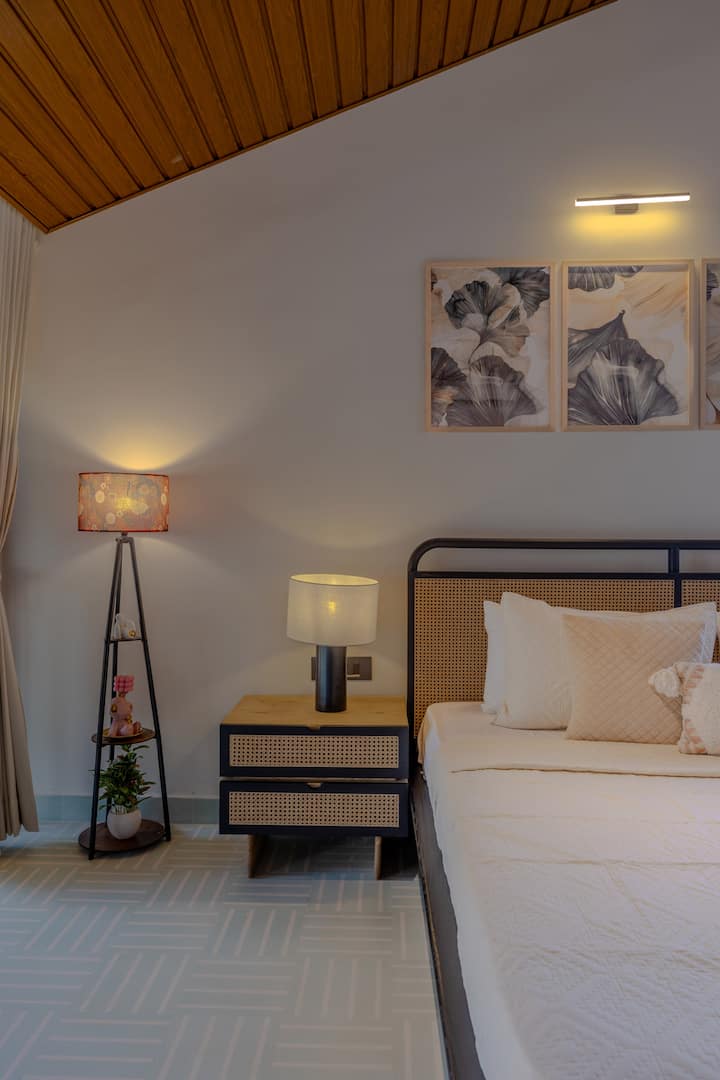 Bedroom 1 image 4