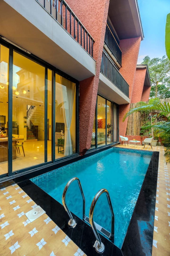 Swiimming pool