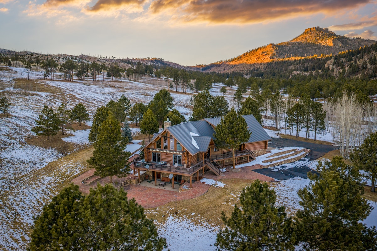 Epic Luxury Log Home - Views, acres, privacy, 20+ - Houses for Rent in ...