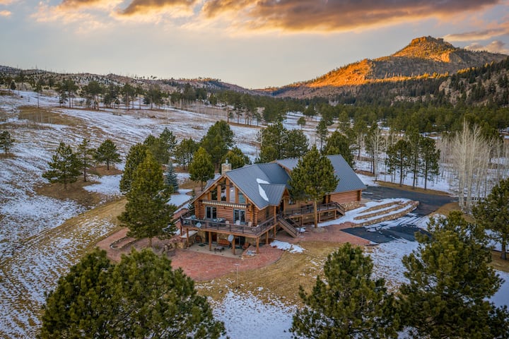 Timber Co Houusing Epic Luxury Log Home - Views, acres, privacy, 20+ - Houses for Rent in ...