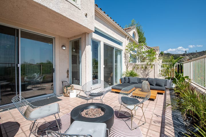 Modern Design Vibe House w/ Sparkle - Townhouses for Rent in Glendale ...