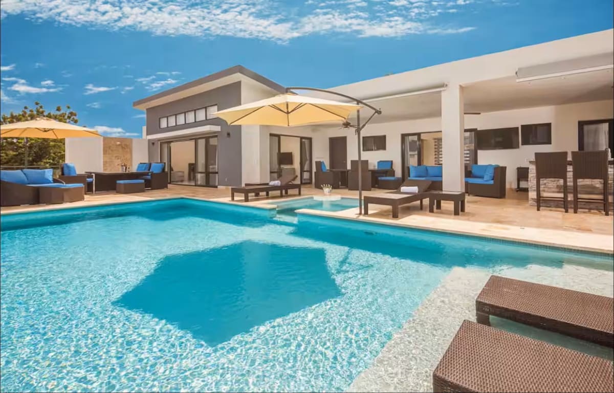 Private 3-BR Escape, Infinity Pool & Game Room - Houses for Rent in ...