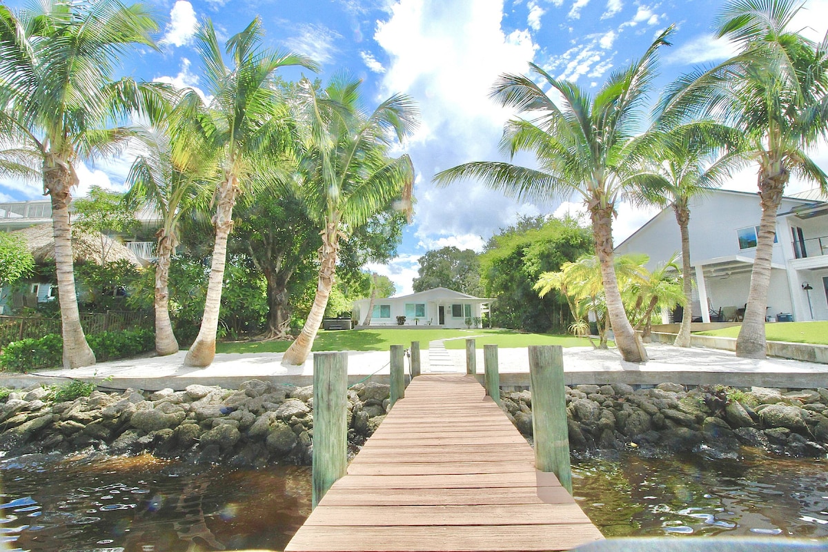 Stuart Retreat - Dock and Lift with Ocean Access - Houses for Rent in ...