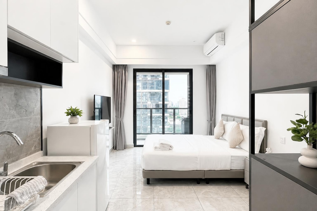 Huan Yu Urban Stay | Pool, Gym & AEON 1 Nearby - Apartments for Rent in ...