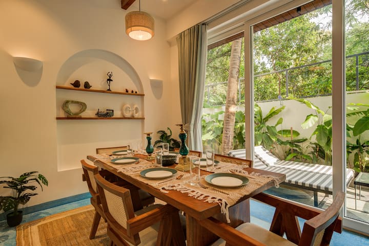 Dining area image 2