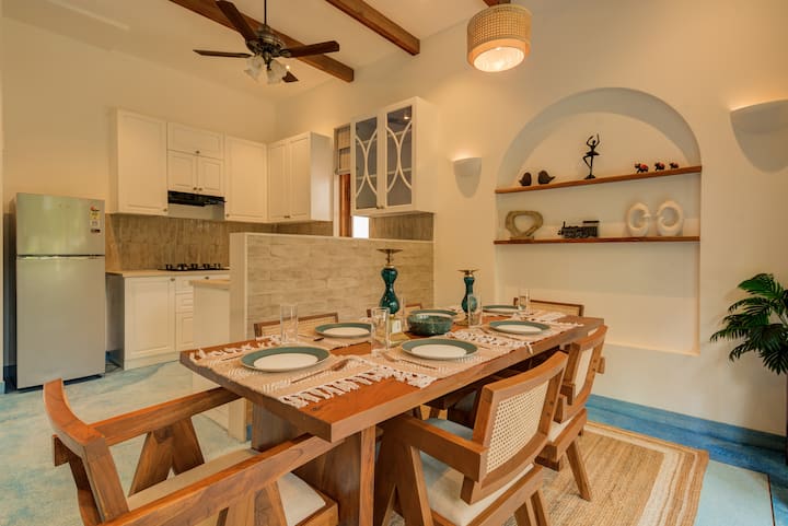 Dining area image 3