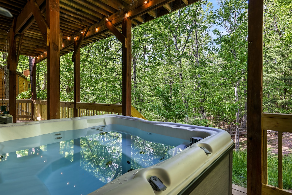 3br Family Escape, Hot Tub, Game Room, Sleeps 10 - Houses for Rent in ...