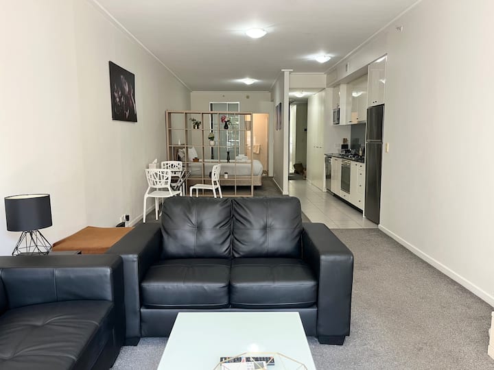 Town Center Superb Studio - سيدني
