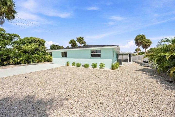 Coastal 2br Getaway | Across From Lemon Bay - Englewood, FL