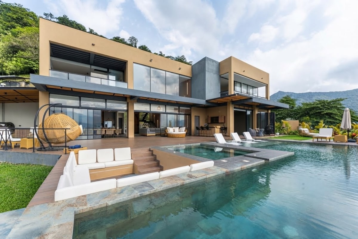Casa Bellevue | Infinity pool, hot tub, and view - Houses for Rent in ...