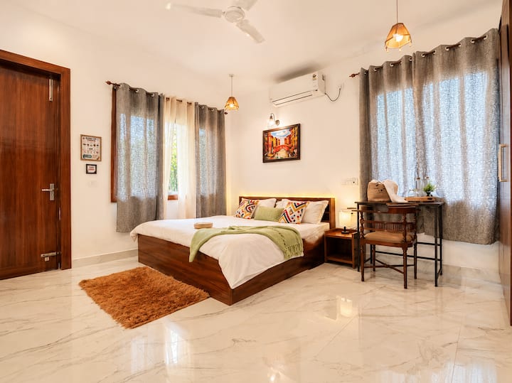 Bedroom 1 image 3