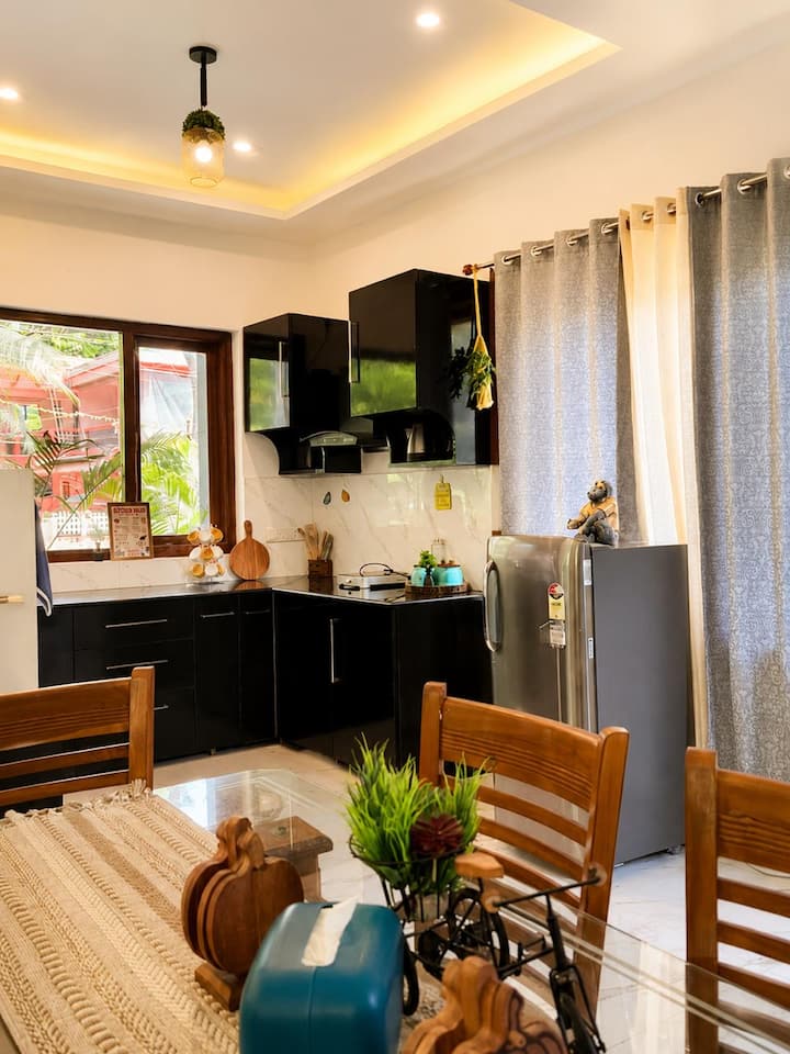 Dining area image 2
