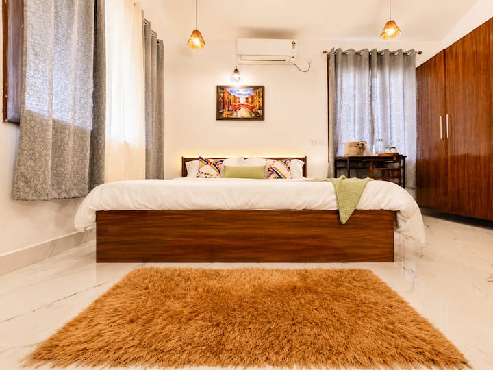 Bedroom 1 image 2