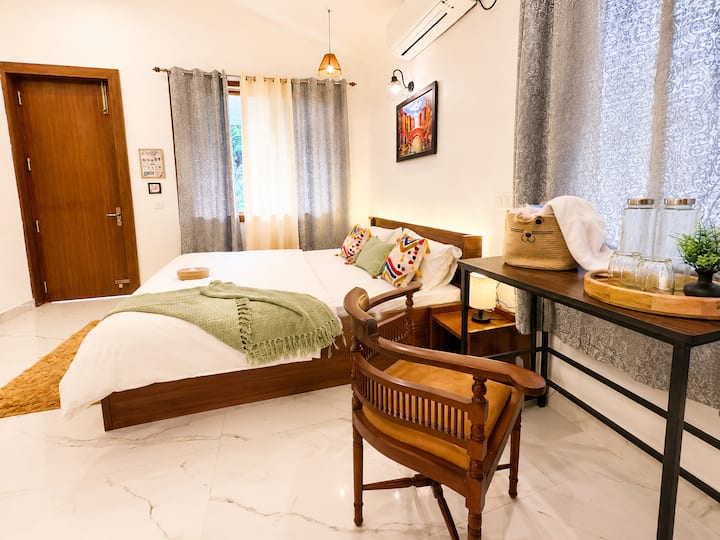 Bedroom 1 image 4