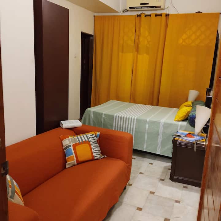 Bedroom 2 image 1