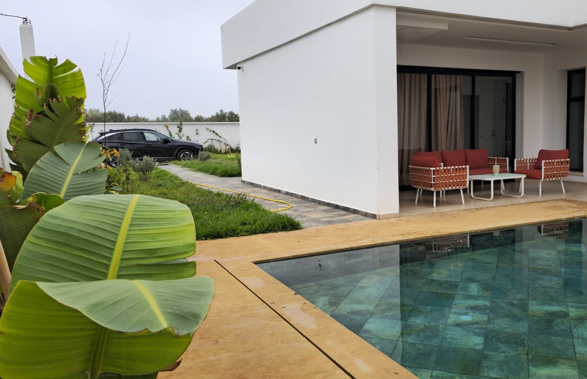 Beautiful villa with a pool in the heart of nature - Villas for Rent in ...