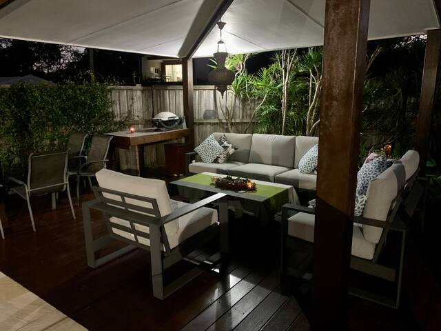 Modern Marcoola Beach House gallery image 2