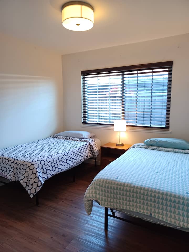 Dormitorio 4 con dos camas individuales.