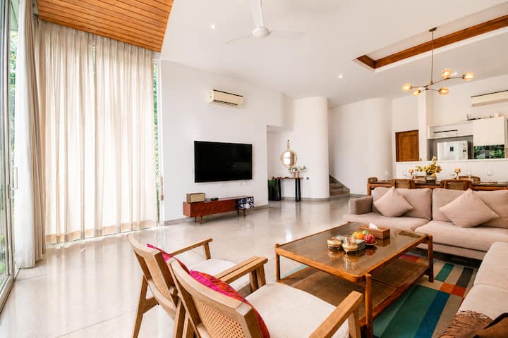 Living room image 2
