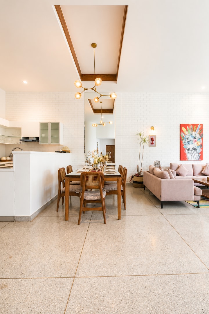 Dining area image 3