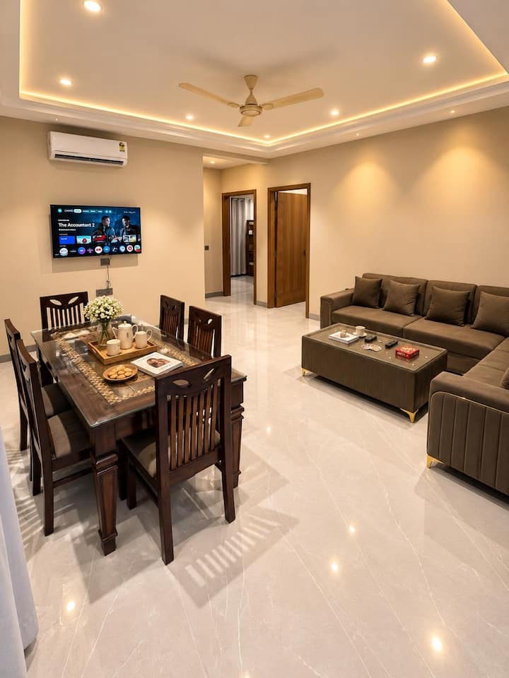 Lavish 3bhk Apartment With Attached Balcony - Jaipur