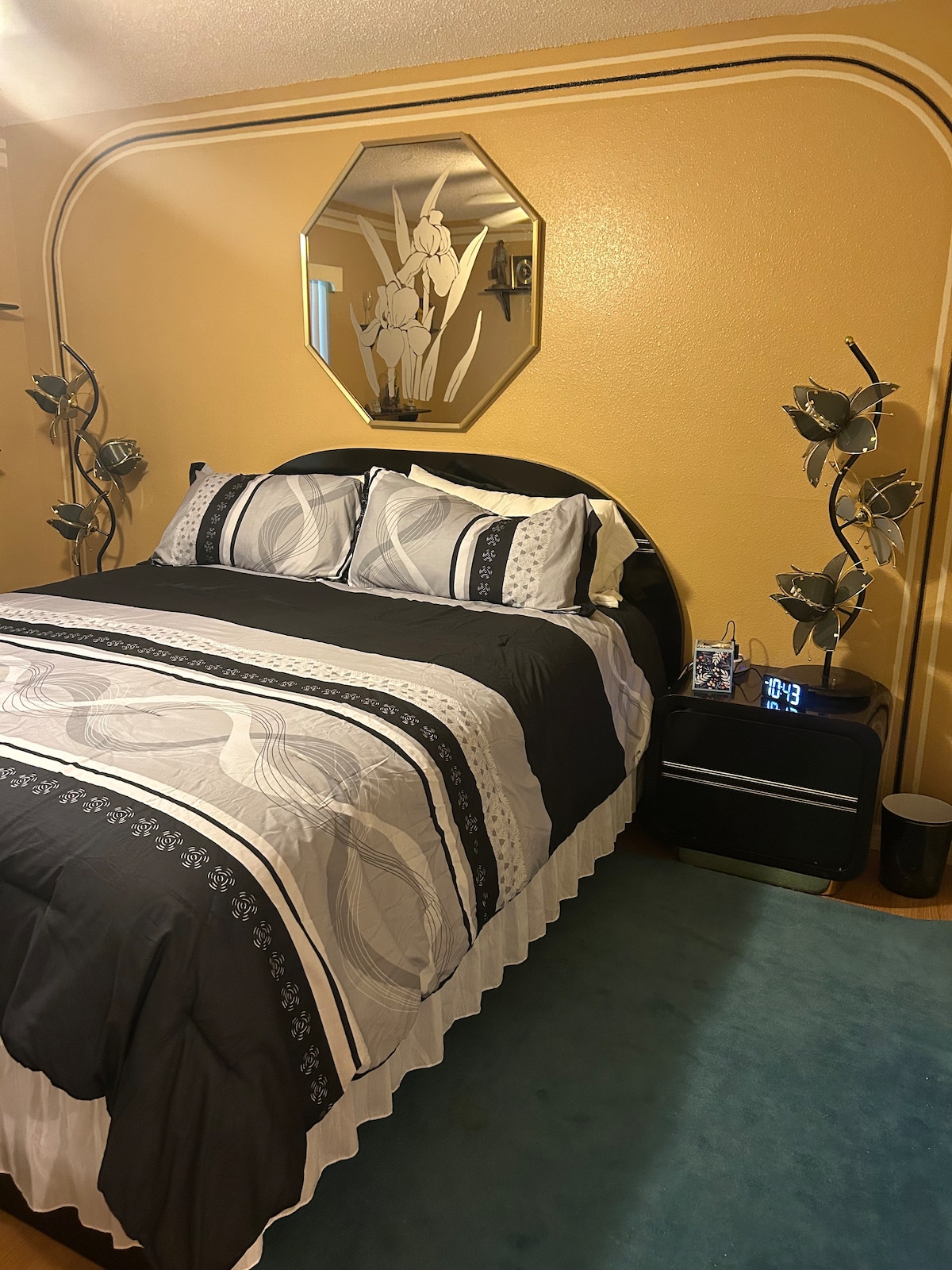 2 chambres, 3 lits, 1 salle de bain complète, jusqu'à 5 voyageurs ...