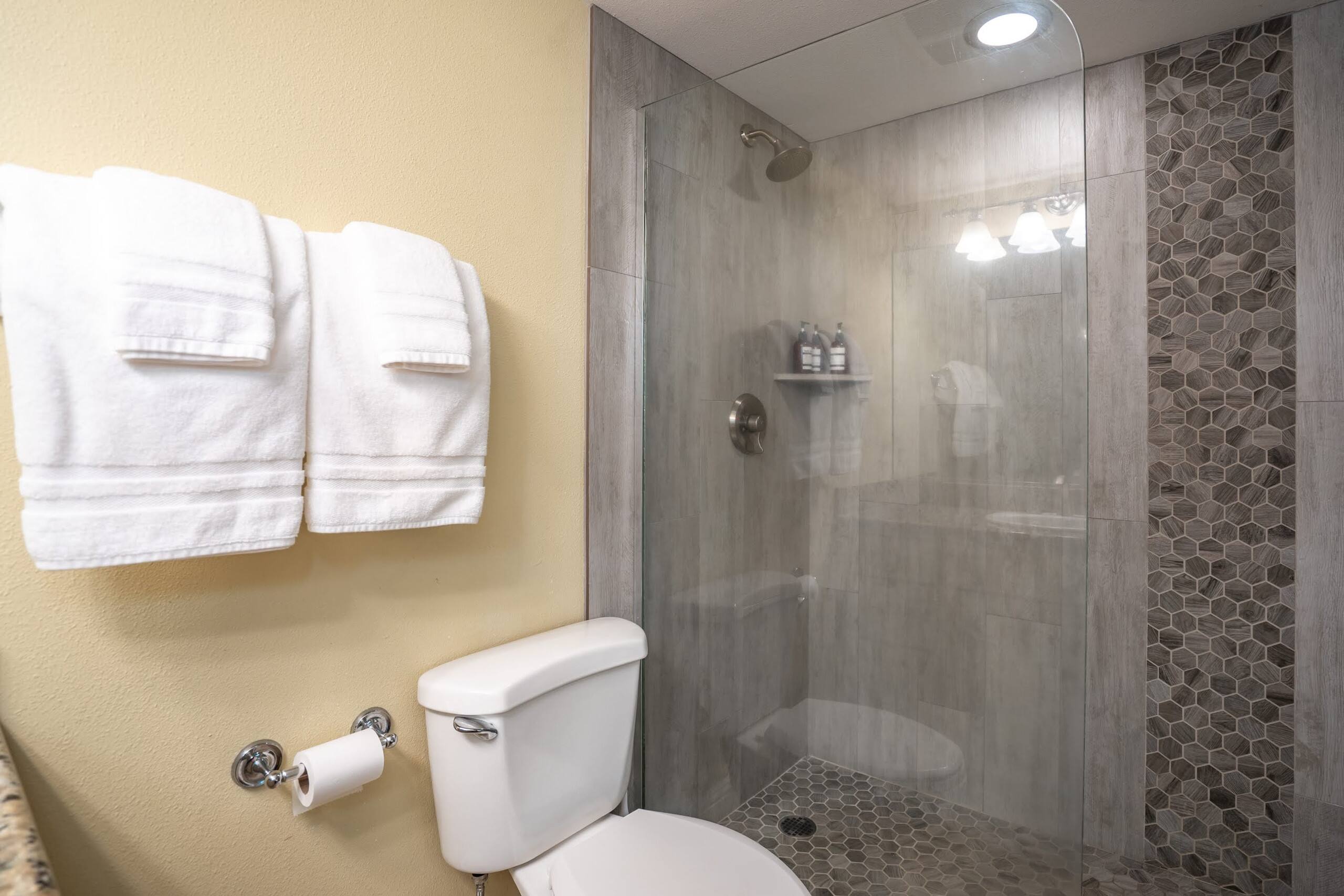 Condo in Kihei · ★4.85 · 1 bedroom · 2 beds · 2 private baths - Image 9