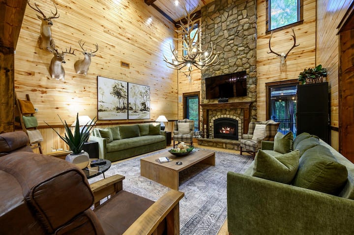 Call It A Day- Pickleball Sport Court! Pool Table, - Cabins for