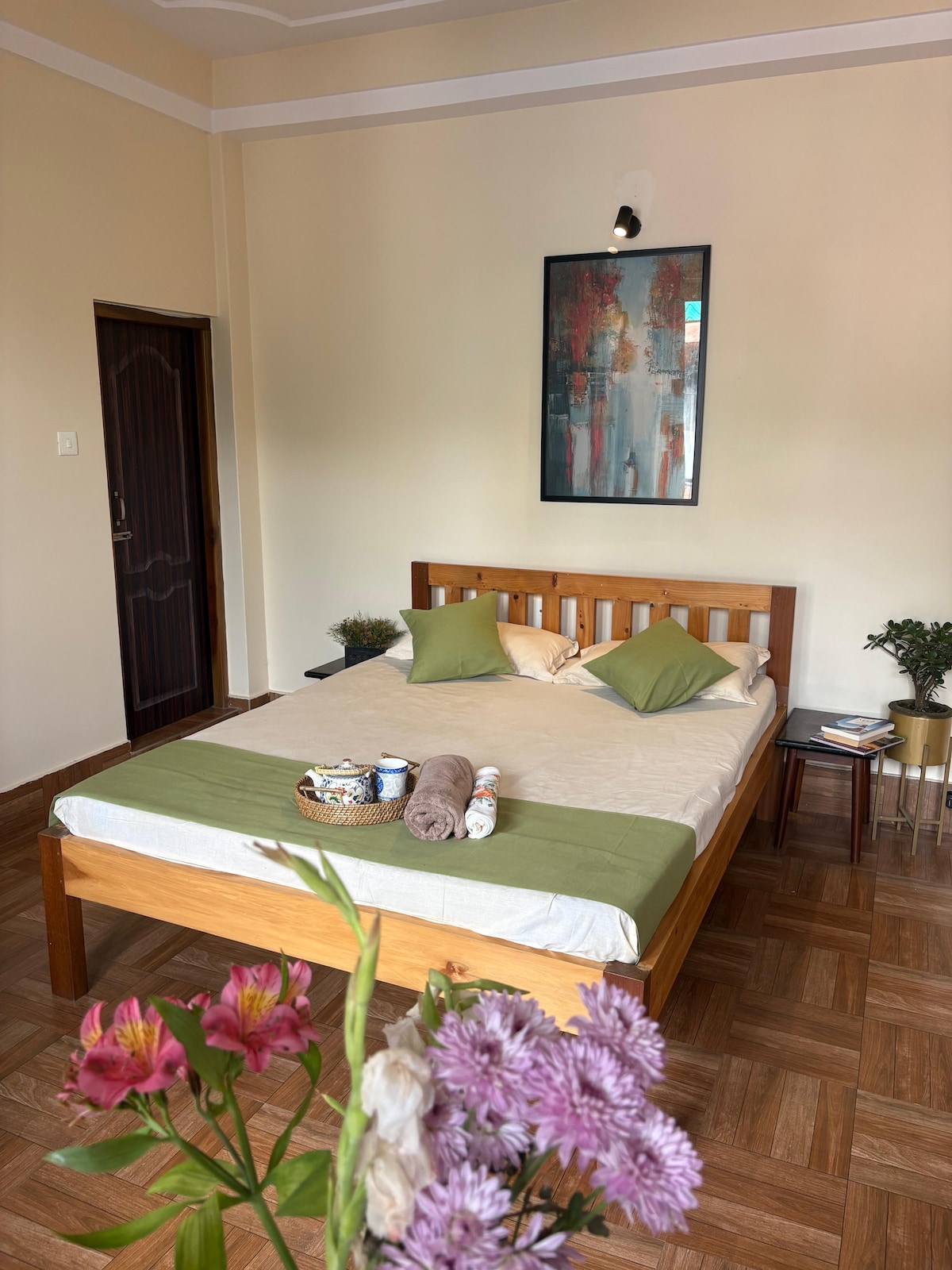 Denzong House| Queen Room - Houses for Rent in Kalimpong, West Bengal ...