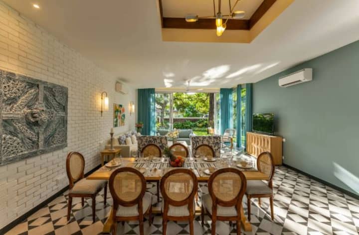 Dining area image 1