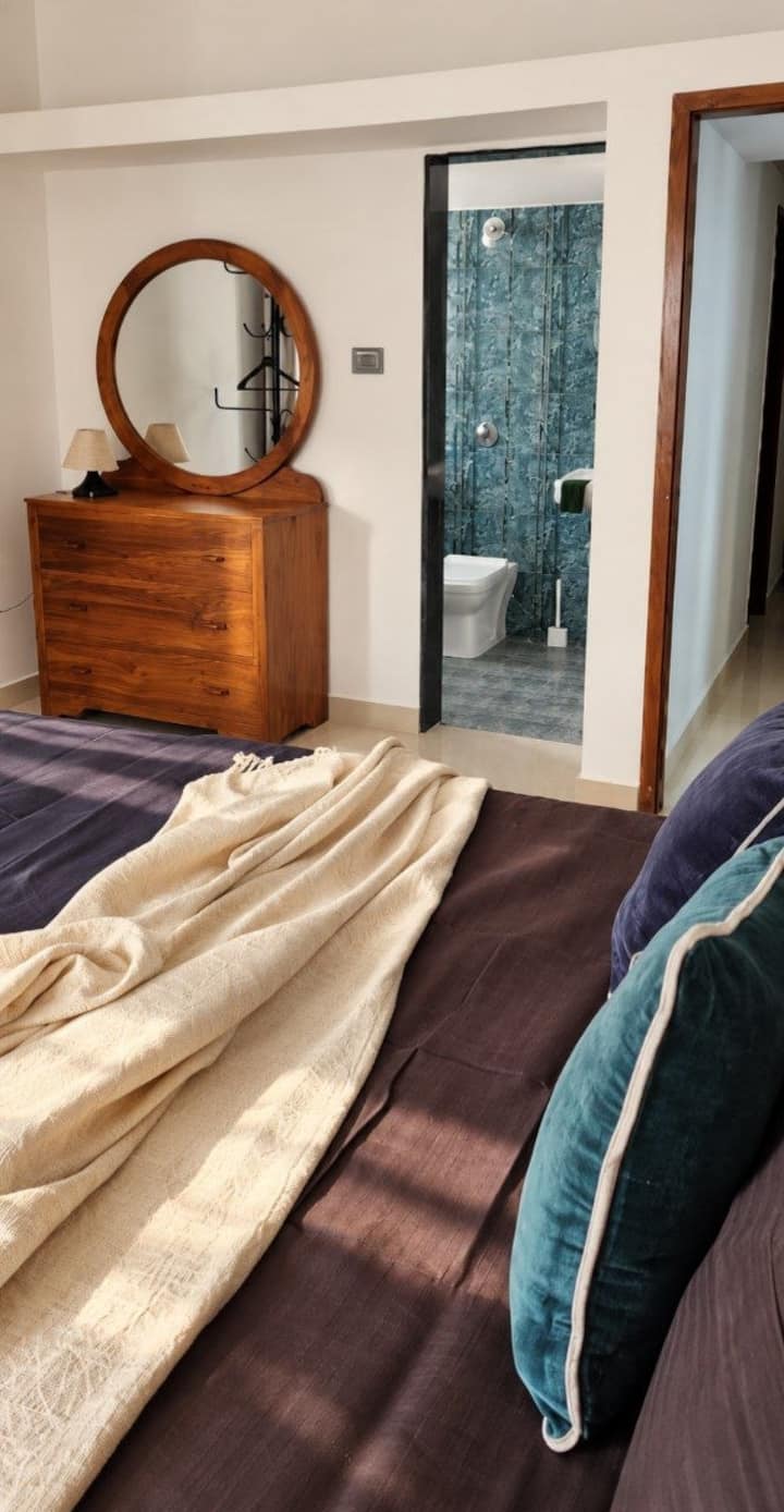 Bedroom 1 image 2