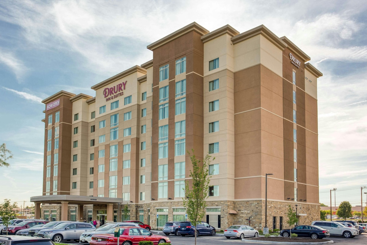 Drury Inn and Suites Cincinnati Northeast Mason in Mason, Ohio, United ...