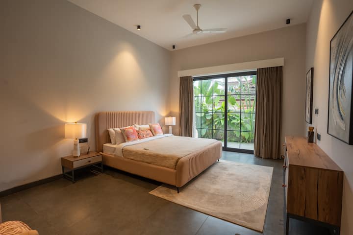 Bedroom 1 image 3