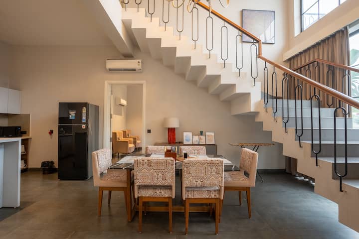 Dining area image 2