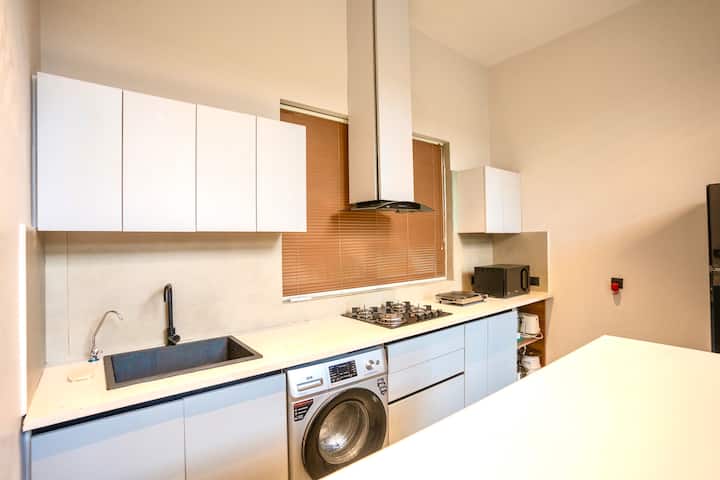 Full kitchen image 2