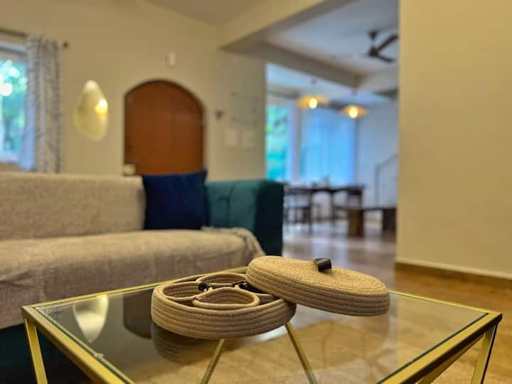 Living room image 2