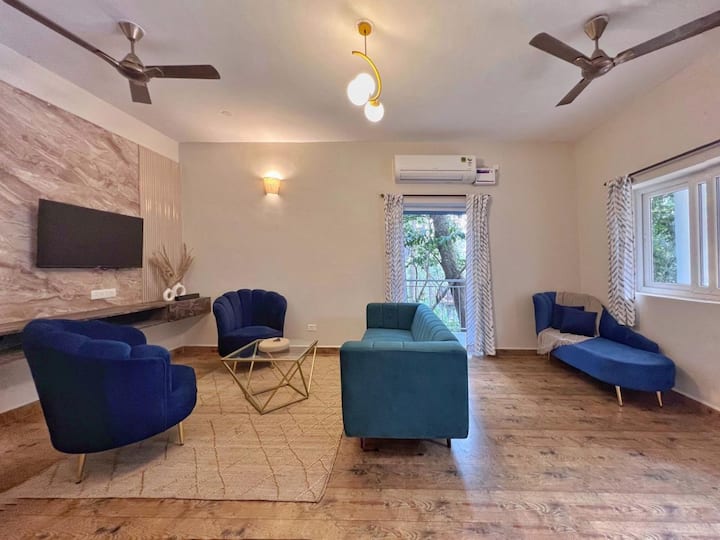 Living room image 1