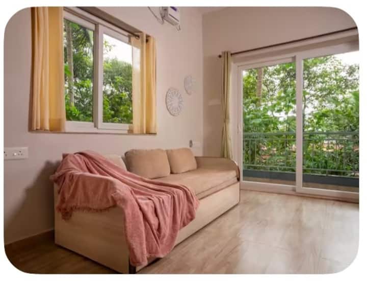 Living room image 12