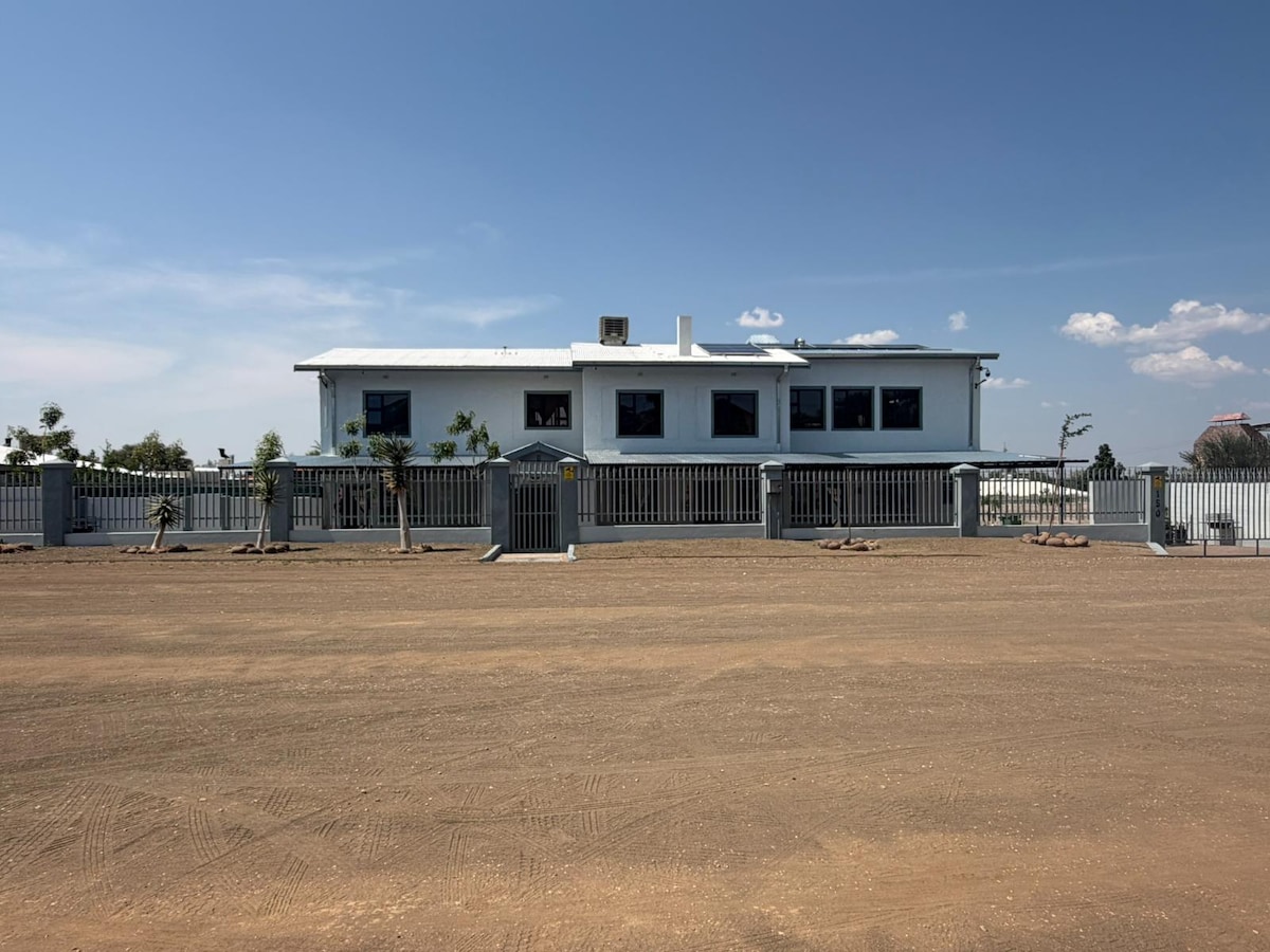 Deluxe Queen Room - Guesthouses for Rent in Keetmanshoop, Karas Region ...